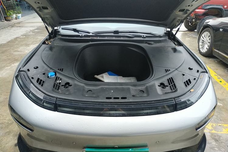 Used XPeng P7 2022 670N+ Engine Bay