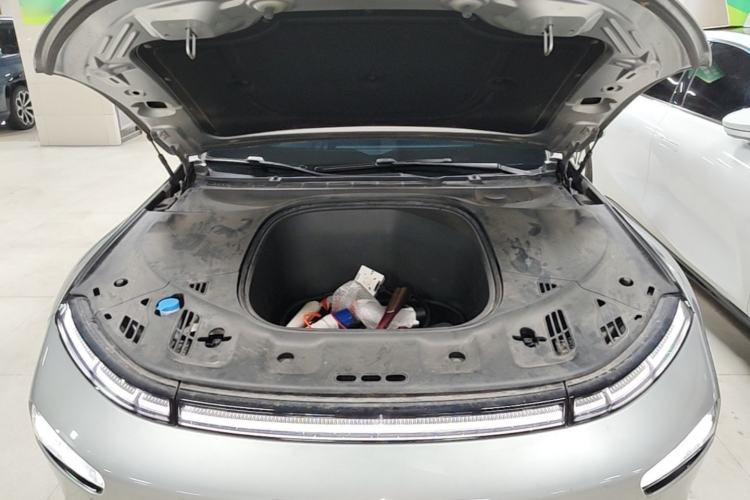 Used XPeng P7 2022 670E+ Engine Bay