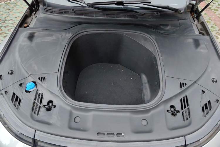 Used XPeng P7 2022 670N+ Engine Bay