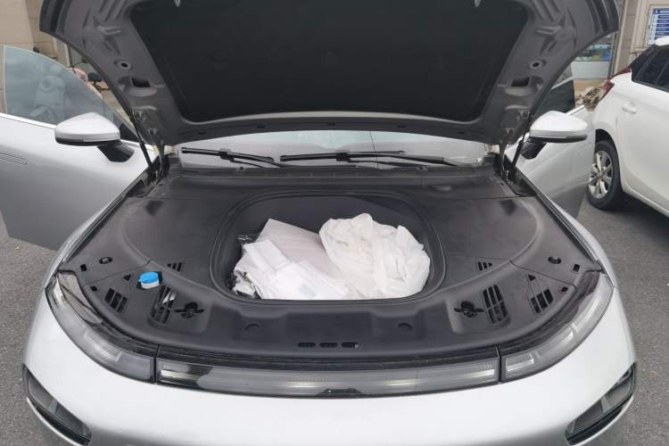 Used XPeng P7 2022 480G Engine Bay