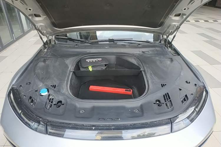 Used XPeng P7 2022 670N+ Engine Bay