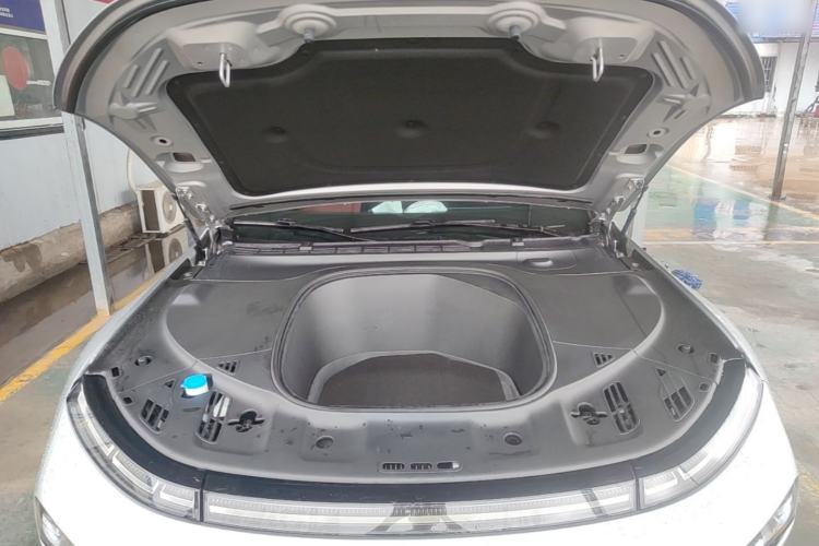 Used XPeng P7 2022 670N+ Engine Bay