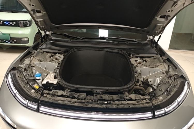 Used XPeng P7 2022 625E Engine Bay