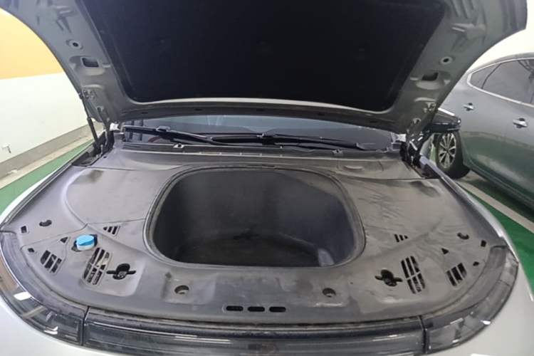 Used XPeng P7 2022 625E Engine Bay