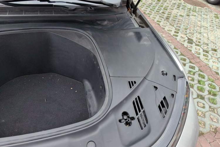 Used XPeng P7 2022 670N+ Engine Bay Left