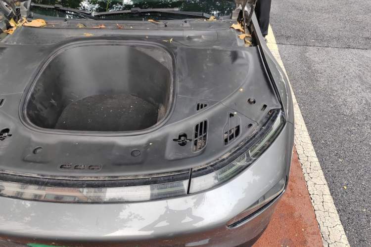Used XPeng P7 2022 586G Engine Bay Left