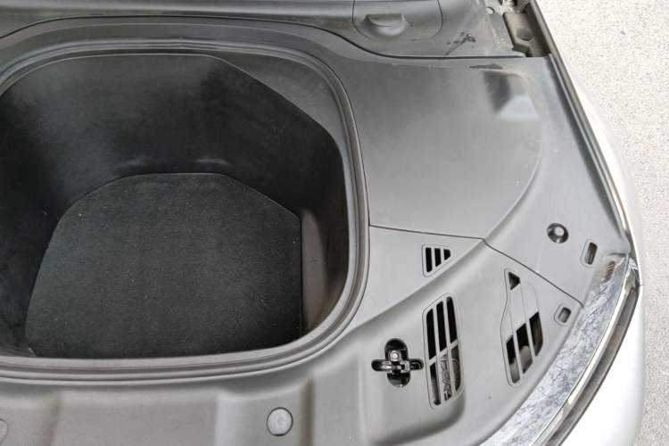 Used XPeng P7 2022 586G Engine Bay Left