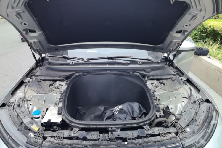 Used XPeng P7 2022 625E Engine Bay