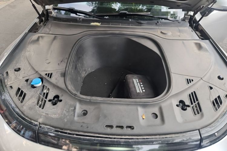 Used XPeng P7 2022 586G Engine Bay