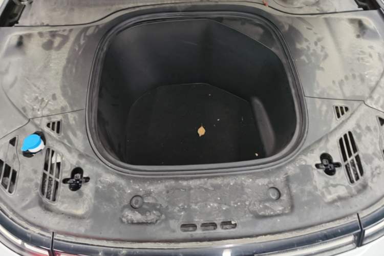 Used XPeng P7 2022 625E Engine Bay