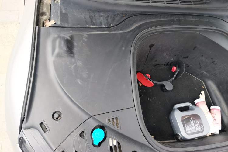 Used XPeng P7 2022 625E Engine Bay Right