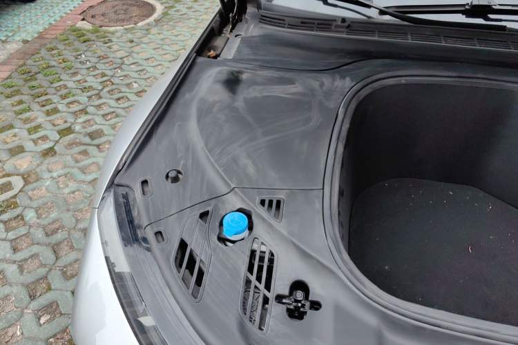 Used XPeng P7 2022 670N+ Engine Bay Right
