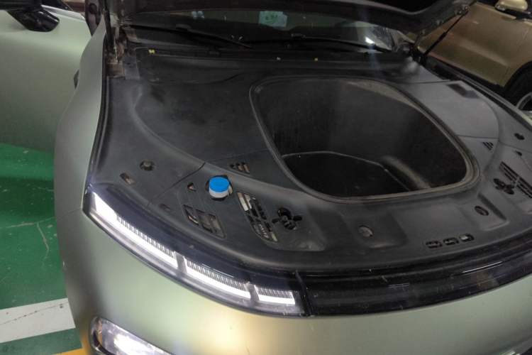 Used XPeng P7 2022 480E Engine Bay Right