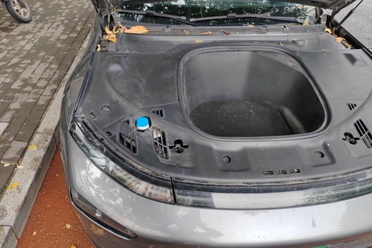 Used XPeng P7 2022 586G Engine Bay Right