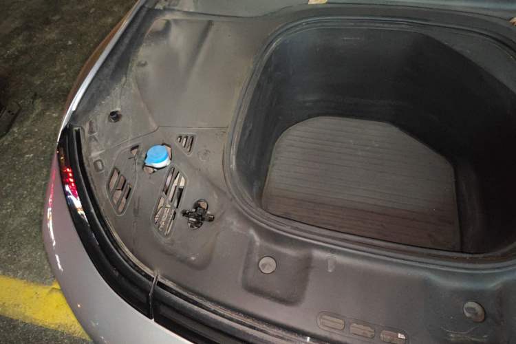Used XPeng P7 2022 586G Engine Bay Right