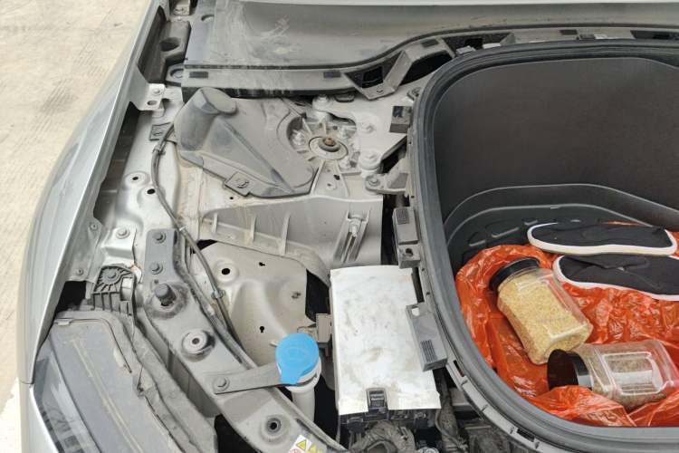 Used XPeng P7 2022 625E Engine Bay Right