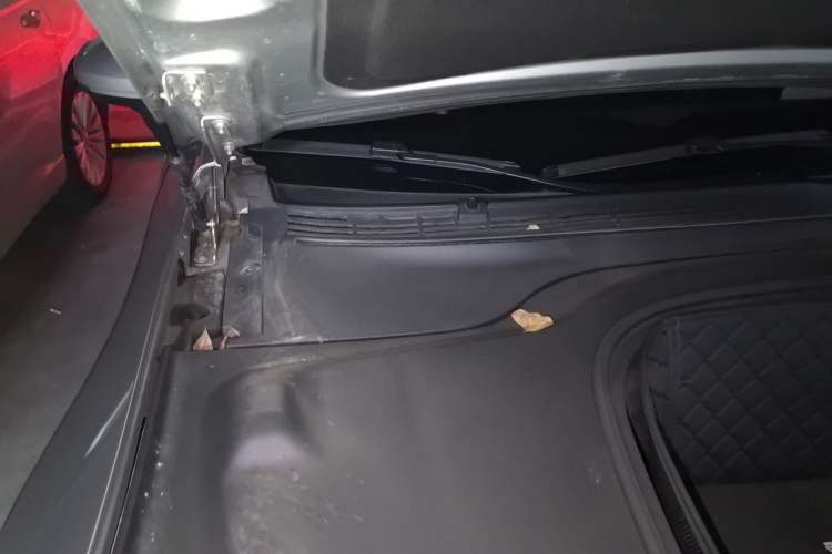 Used XPeng P7 2022 670N+ Engine Bay Right
