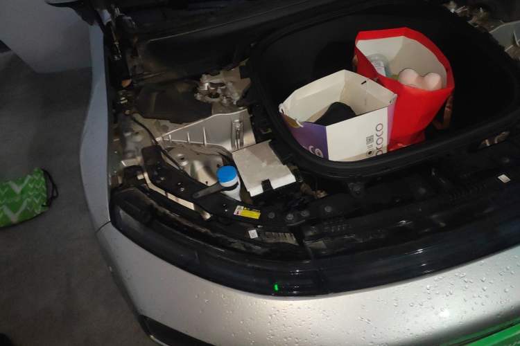 Used XPeng P7 2022 480E Engine Bay Right