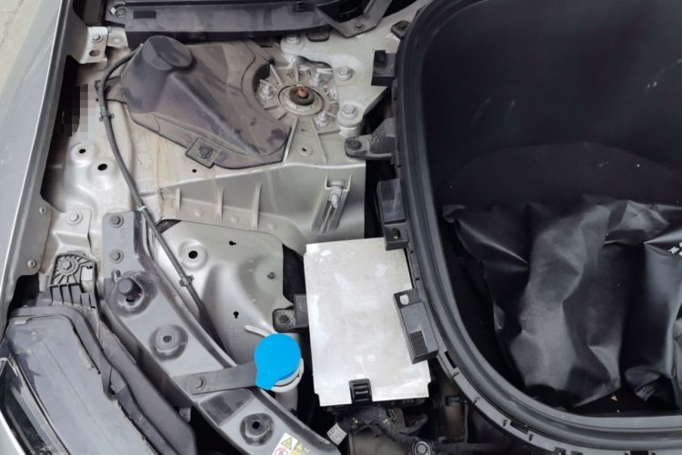Used XPeng P7 2022 625E Engine Bay Right