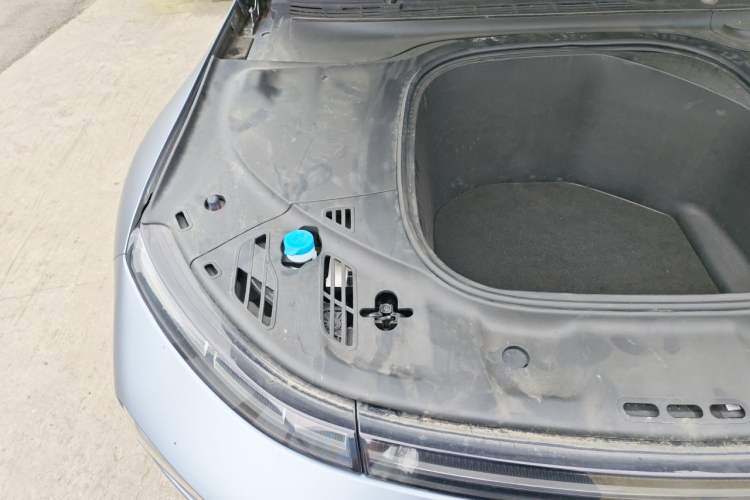 Used XPeng P7 2022 670N+ Engine Bay Right