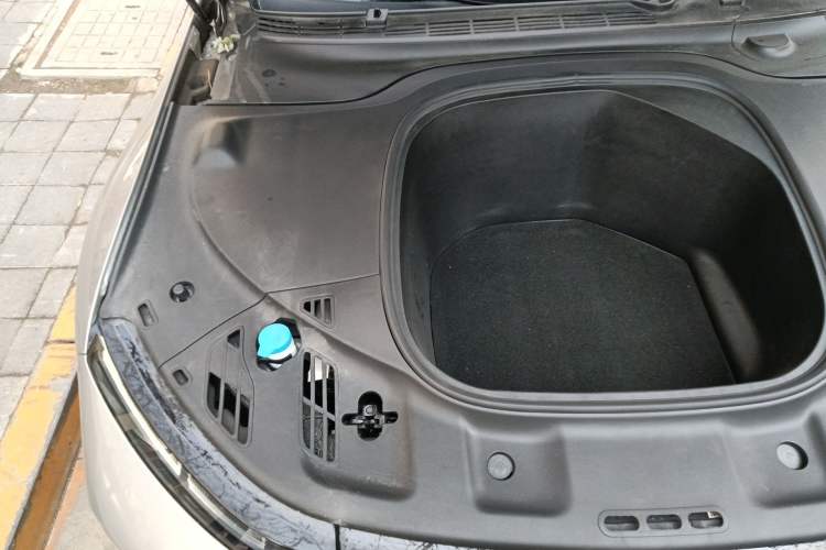 Used XPeng P7 2022 586G Engine Bay Right