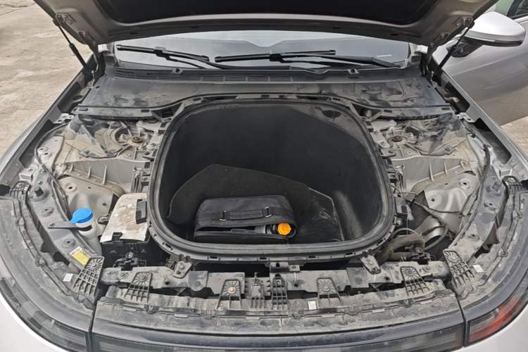 Used XPeng P7 2022 625E Engine Bay