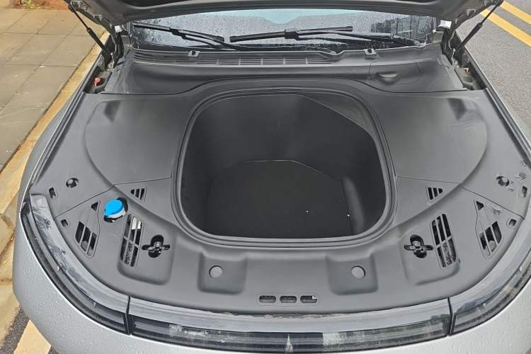 Used XPeng P7 2022 480E Engine Bay