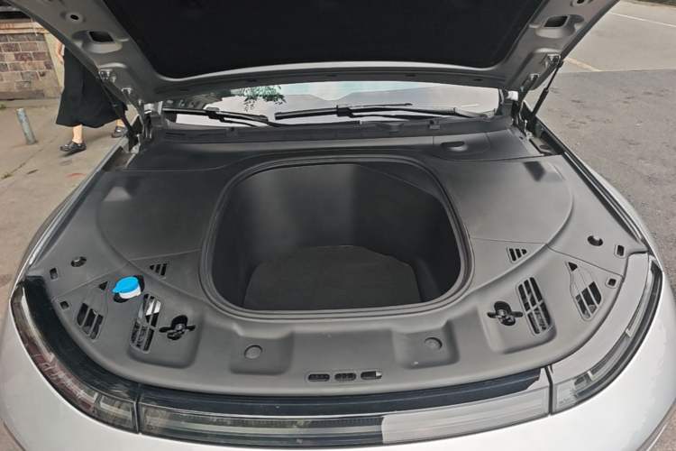 Used XPeng P7 2022 480E Engine Bay
