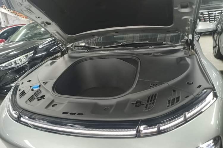 Used XPeng P7 2022 586G Engine Bay