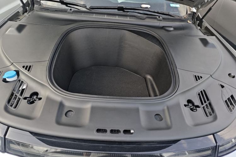 Used XPeng P7 2022 480G Engine Bay