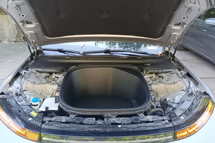 Used XPeng P7 2022 480E Engine Bay