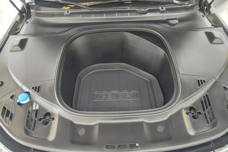 Used XPeng P7 2022 480N+ Engine Bay