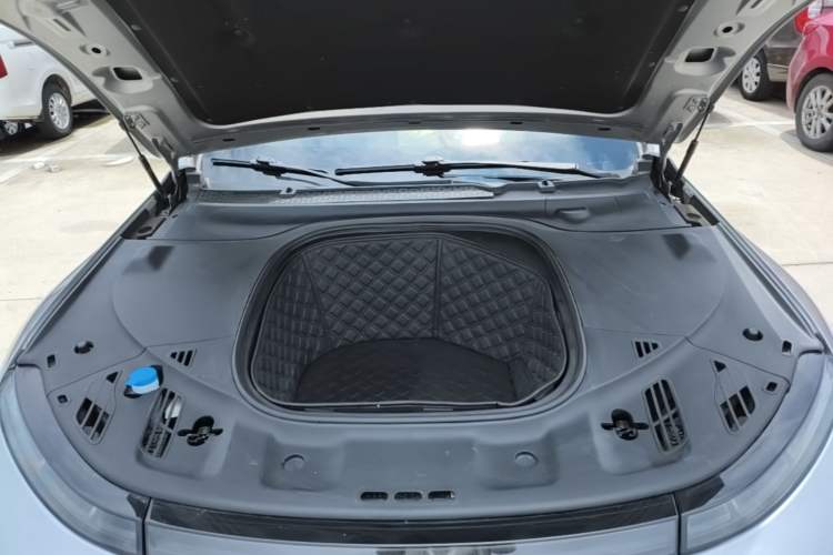 Used XPeng P7 2022 625E Engine Bay
