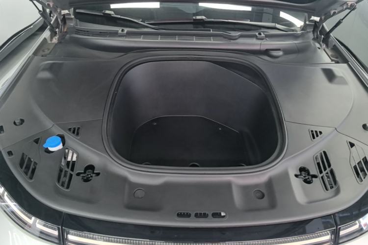 Used XPeng P7 2022 625E Engine Bay