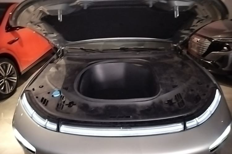Used XPeng P7 2022 480G+ Engine Bay