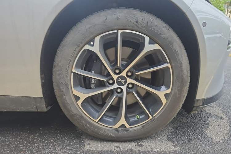 Used XPeng P7 2022 480E Exterior 1