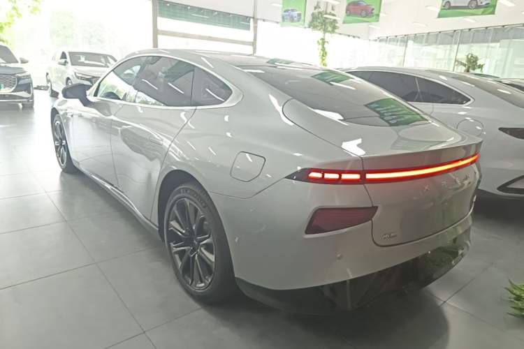Used XPeng P7 2022 670N+ Exterior 2