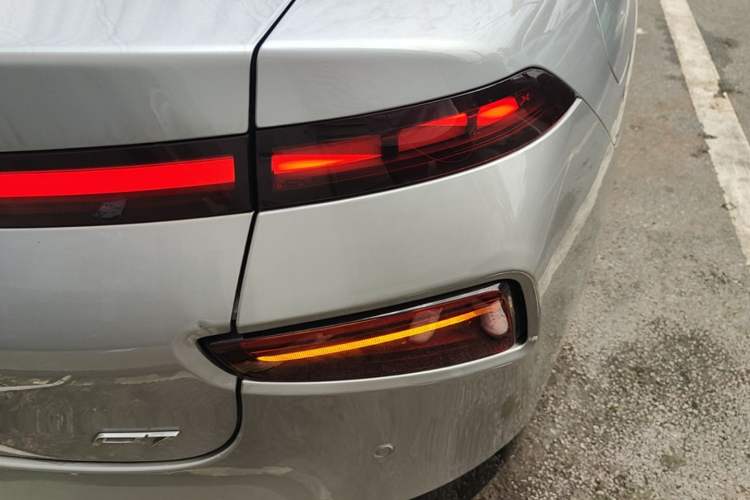 Used XPeng P7 2022 625E Exterior 3