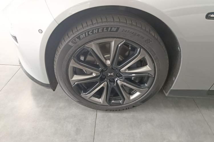 Used XPeng P7 2022 670N+ Exterior 4
