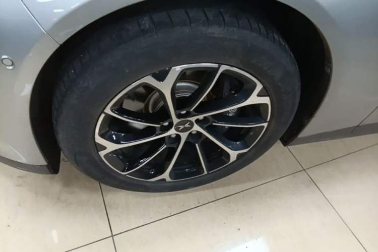 Used XPeng P7 2022 480E Exterior 4