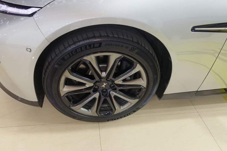 Used XPeng P7 2022 670N+ Exterior 4