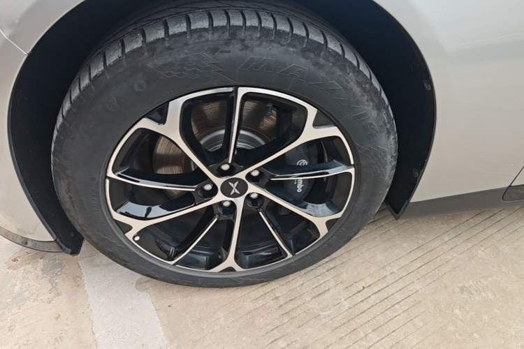 Used XPeng P7 2022 480E Exterior 4