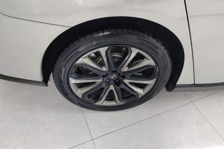 Used XPeng P7 2022 480G+ Exterior 5