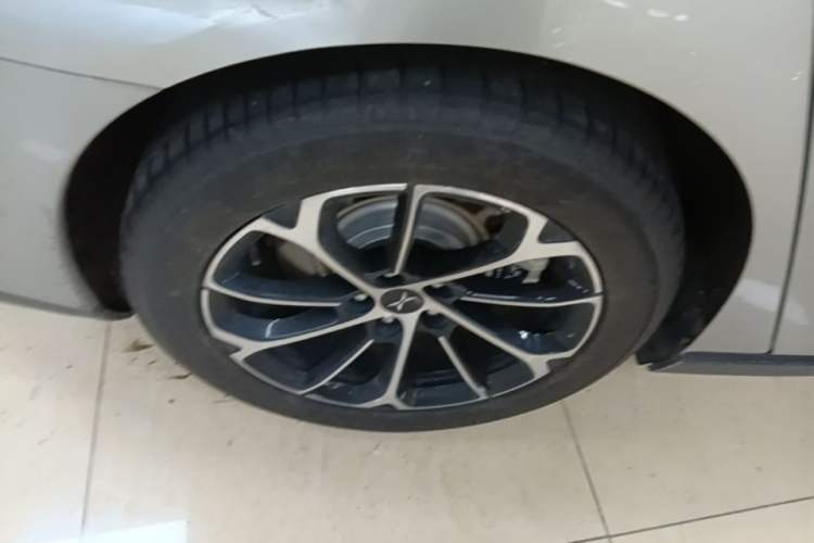 Used XPeng P7 2022 480E Exterior 5