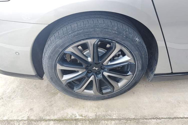 Used XPeng P7 2022 670E+ Exterior 5