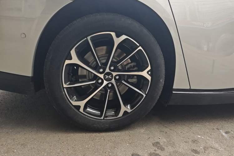 Used XPeng P7 2022 480E Exterior 5