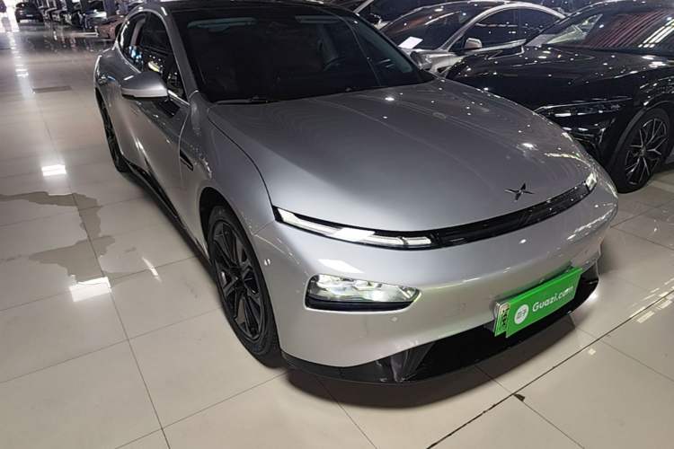 Used XPeng P7 2022 480N+ Front Right 45 Deg