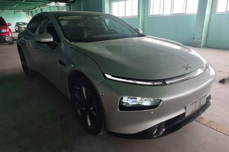 Used XPeng P7 2022 625E Front Right 45 Deg