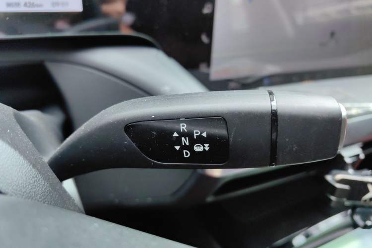 Used XPeng P7 2022 670N+ Gear Lever