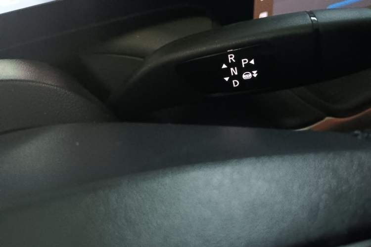 Used XPeng P7 2022 586G Gear Lever